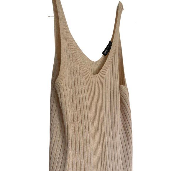 SHEIN Ribbed Tank - Picture 5 of 7